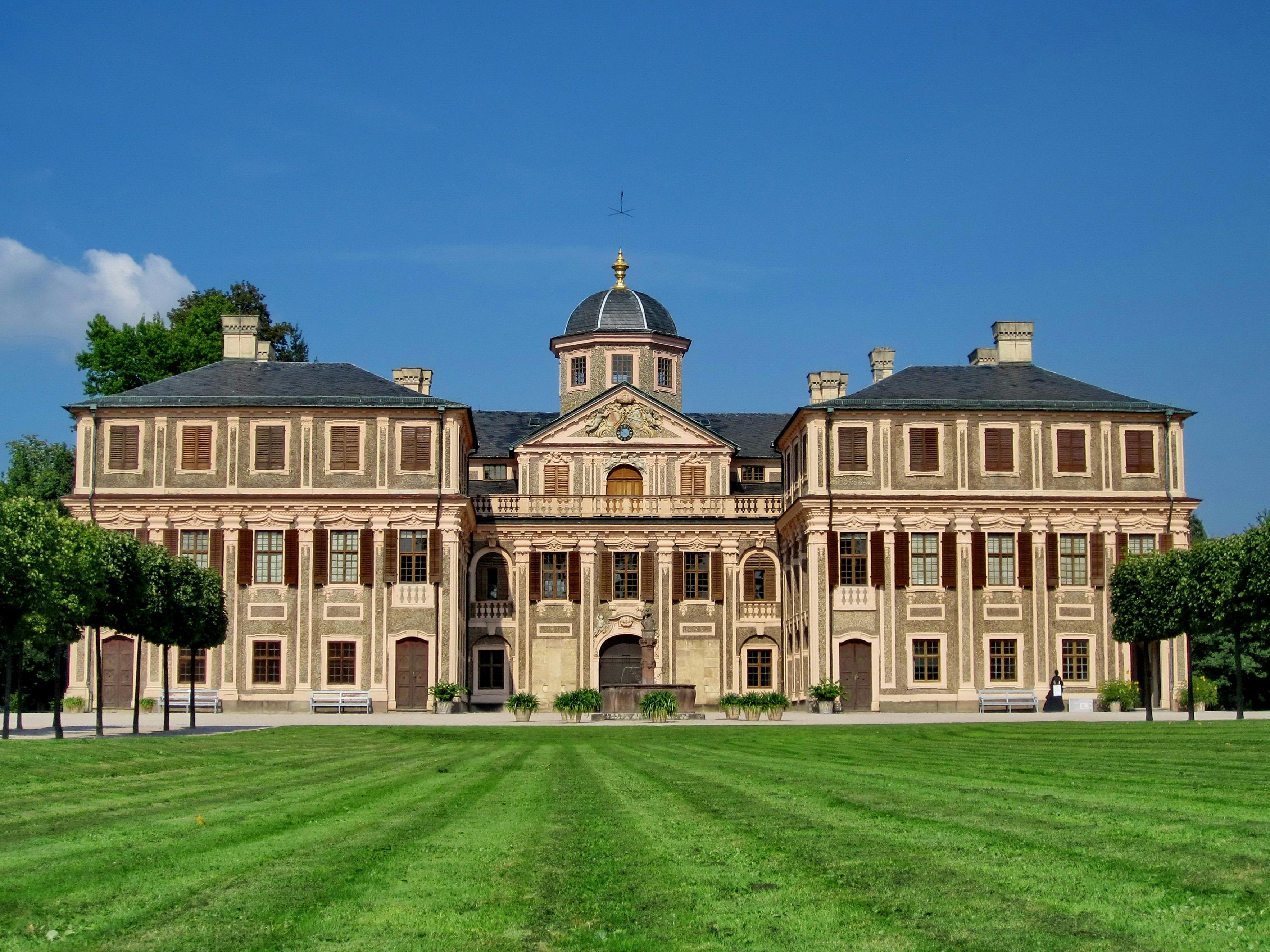 Schloss Favorite, um palácio barroco